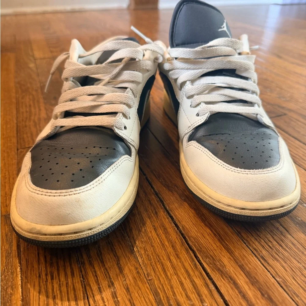 Nike Jordan Low Sneakers - Picture 3 of 6
